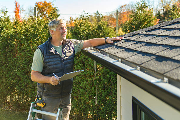 Professional Roofing technician working in Vale, OR